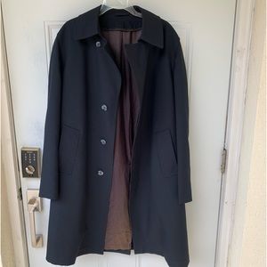 JCPENNEY. Navy Rain Repellent Coat. Fully lined.Size 42R. Zip line aroun…